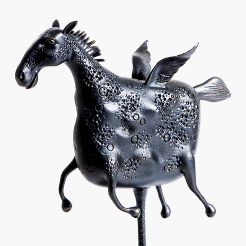 Standlı Uçan At Obje Siyah 30X14X40cm