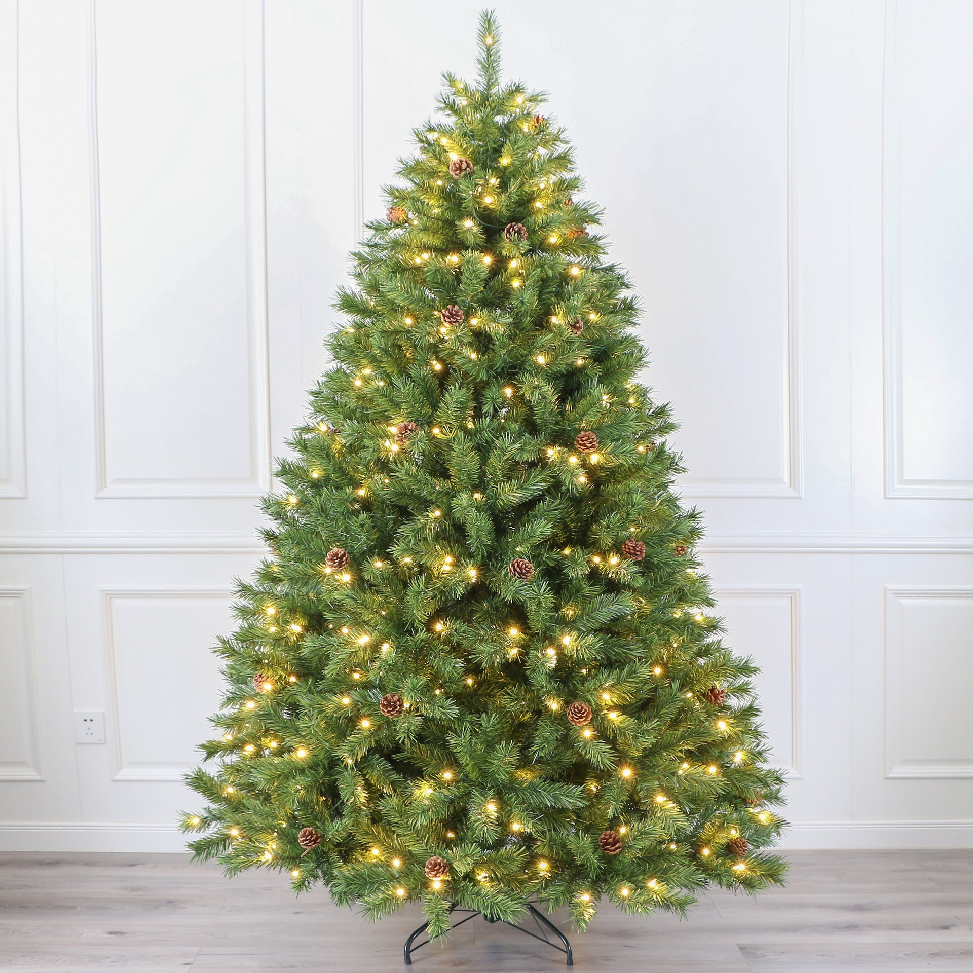 JC Kozalaklı Yılbaşı Ağacı 210cm (Kendinden Led'li)