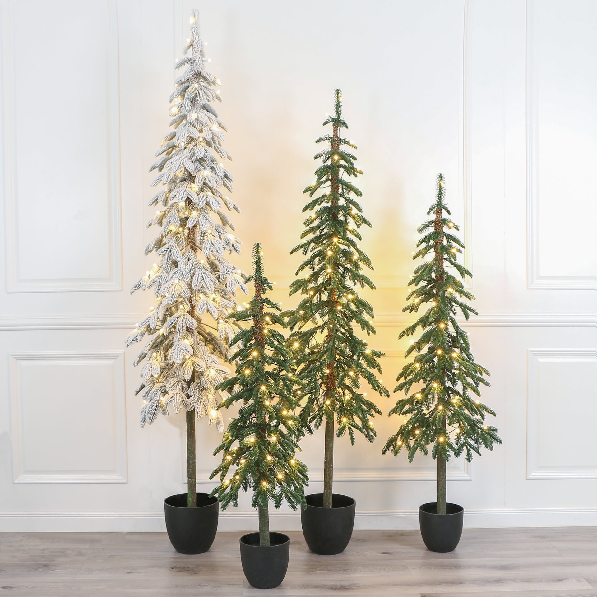 JC Karlı Gövdeli Saksılı Çam Ağacı 210cm (Kendinden Led'li)